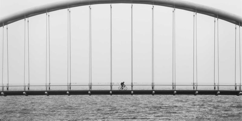 中小企业如何筑牢法律防火墙：合同管理与知识产权保护的实战策略